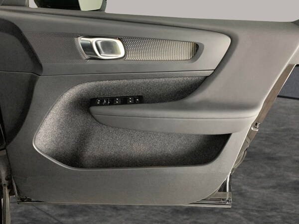 Used Volvo XC40 2022 for sale - 76264270: Photo 41