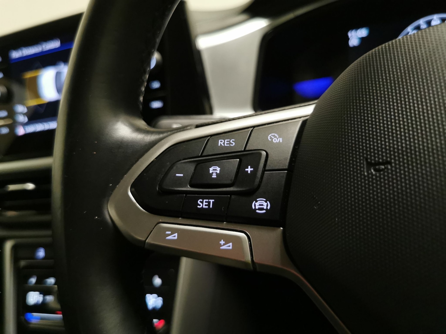 Used Volkswagen T-Roc 2023 for sale - 78094248: Photo 19