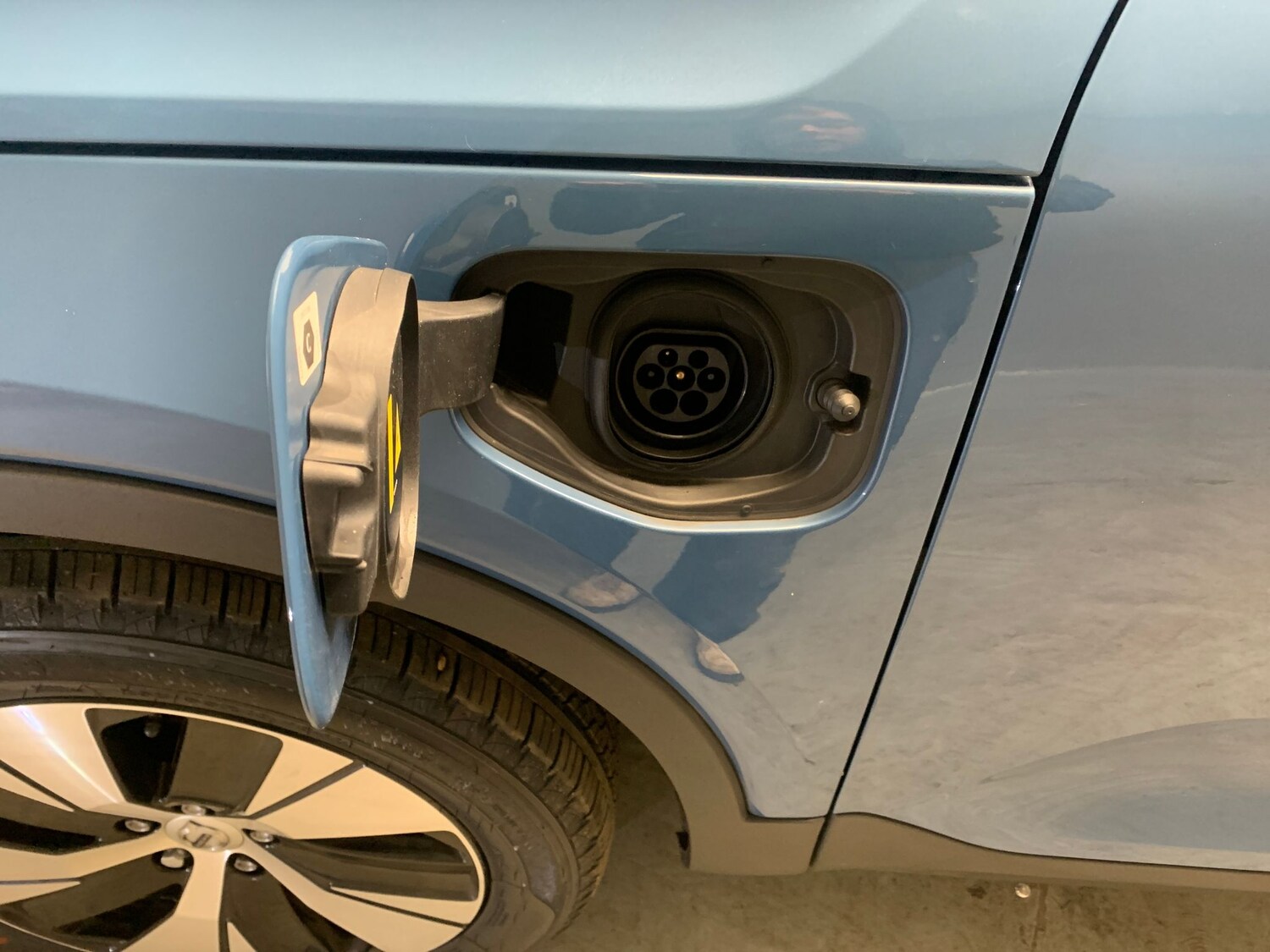 Used Volvo XC40 2023 for sale - 77443124: Photo 29