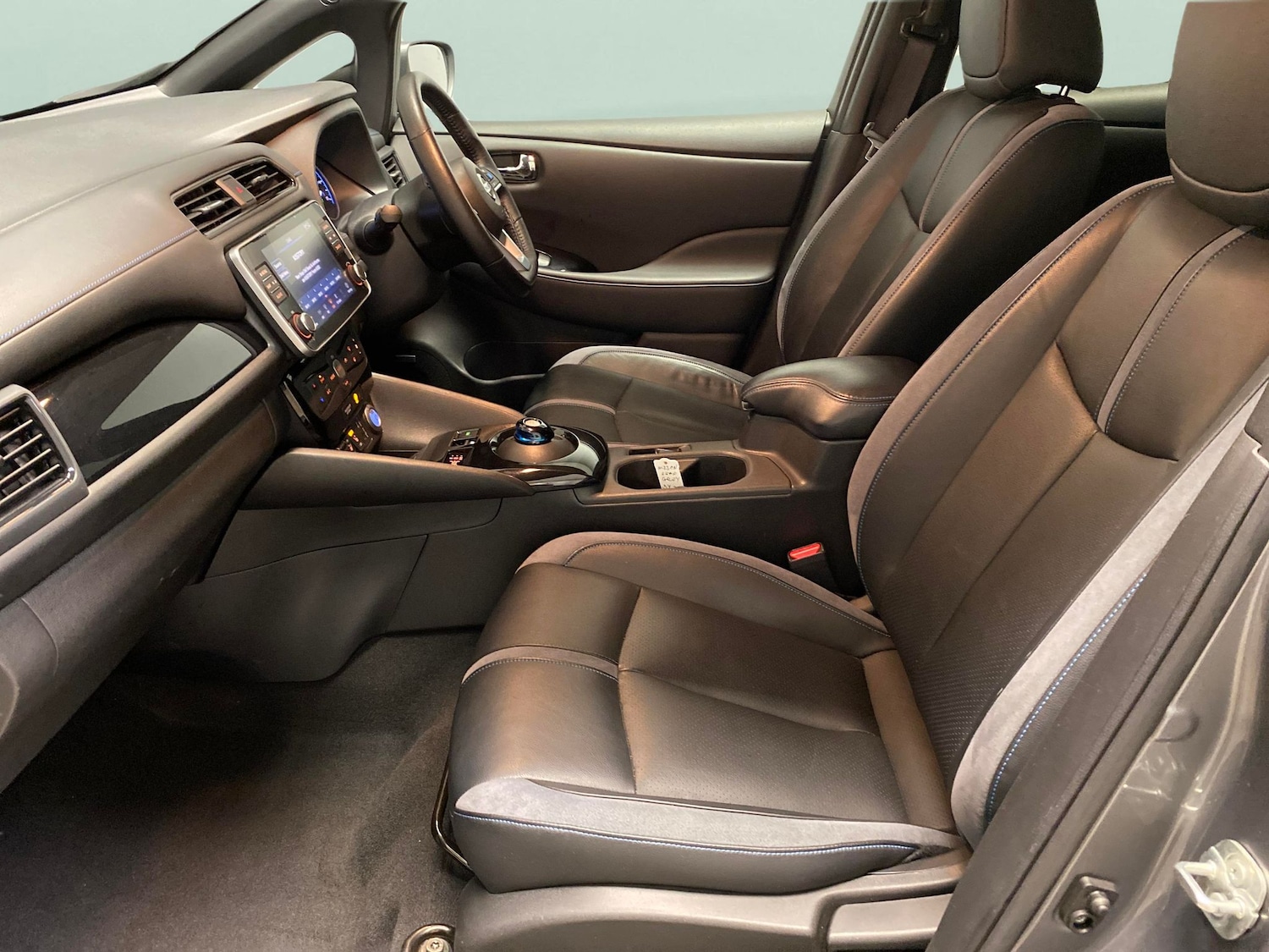 Used Nissan Leaf 2022 for sale - 78137441: Photo 4