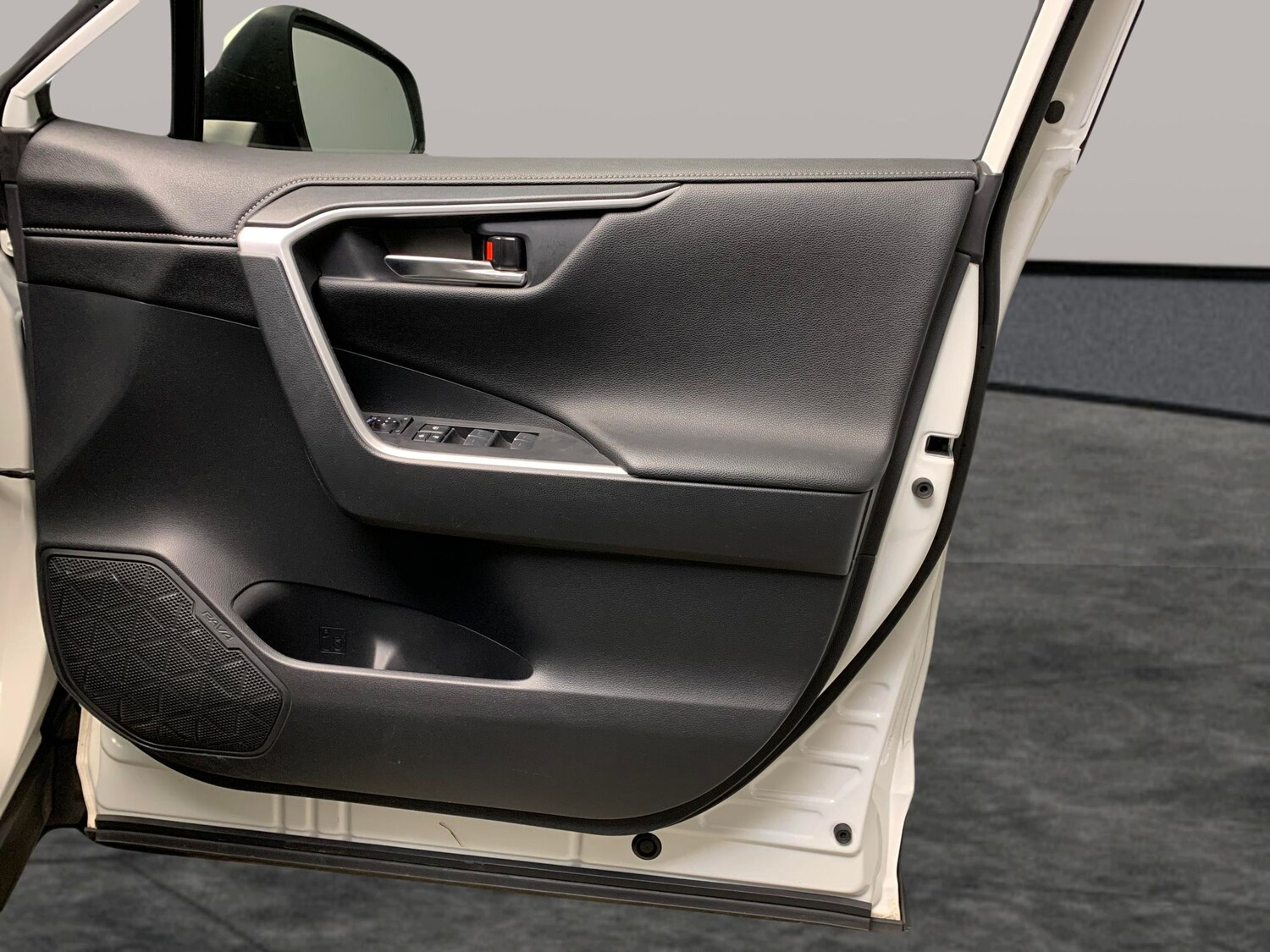 Used Toyota RAV4 2022 for sale - 77995523: Photo 28