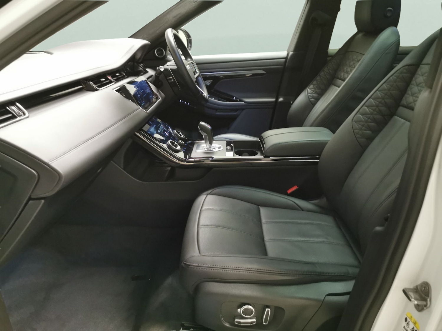 Used Land Rover Range Rover Evoque 2023 for sale - 76717867: Photo 4