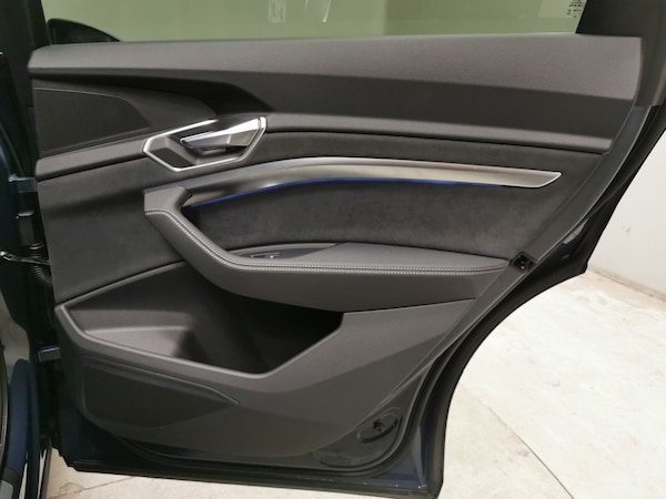 Used Audi e-tron 2022 for sale - 76230205: Photo 37