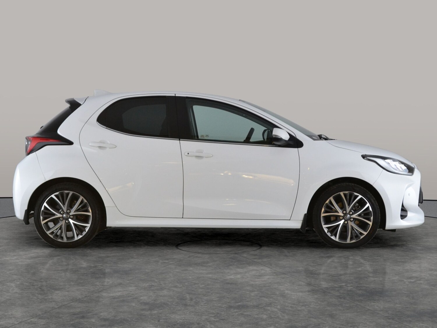 Used Toyota Yaris 2022 for sale - 77856062: Photo 11