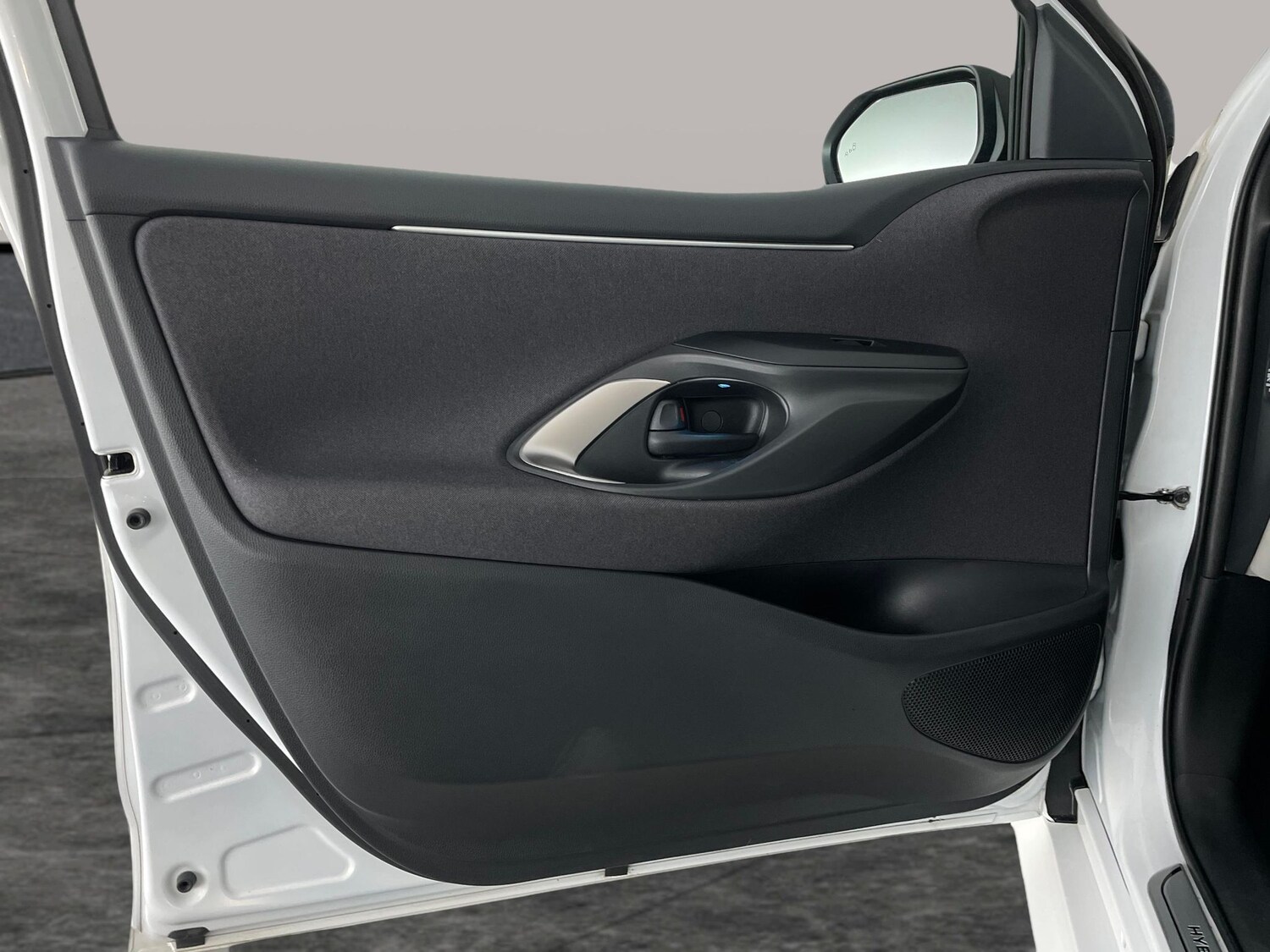 Used Toyota Yaris 2022 for sale - 77856062: Photo 32