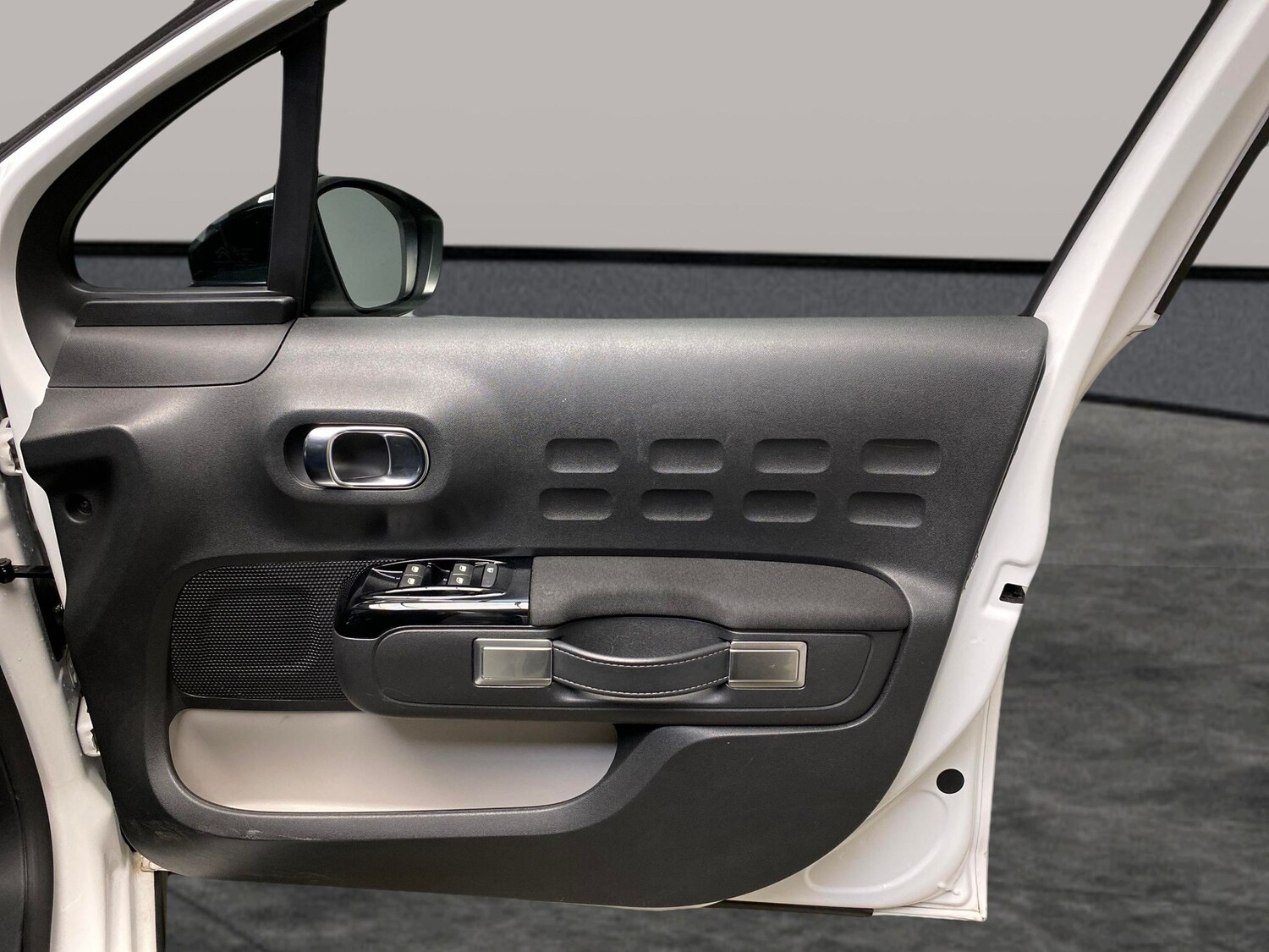 Used Citroen C3 2023 for sale - 77829825: Photo 23