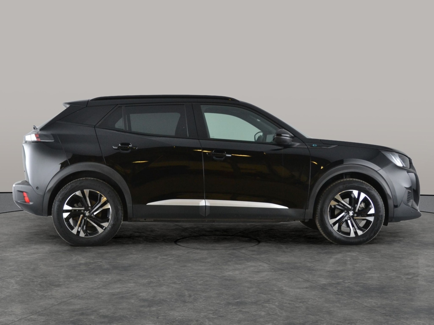 Used Peugeot E-2008 2022 for sale - 77180447: Photo 11