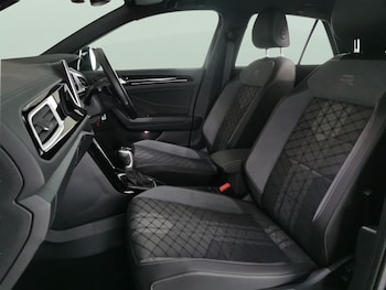 Used Volkswagen T-Roc 2023 for sale - 78836615: Photo