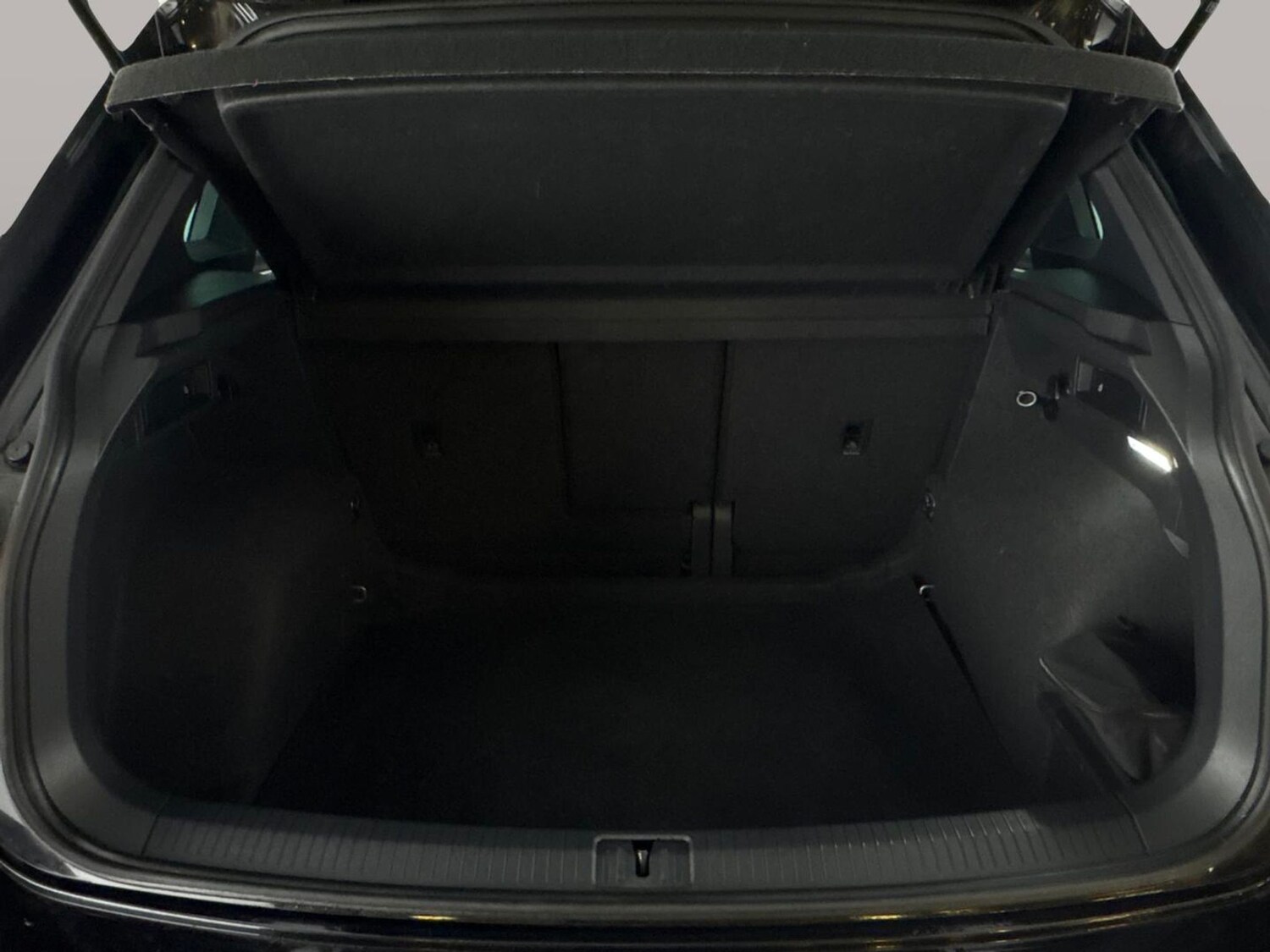 Used Volkswagen Tiguan 2023 for sale - 77962908: Photo 34