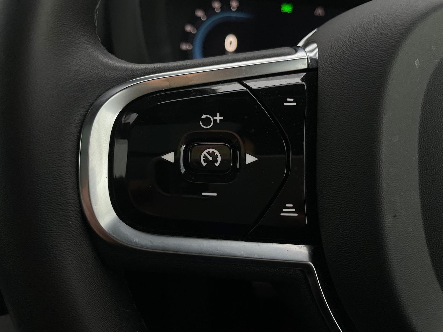 Used Volvo XC60 2021 for sale - 76143969: Photo 33