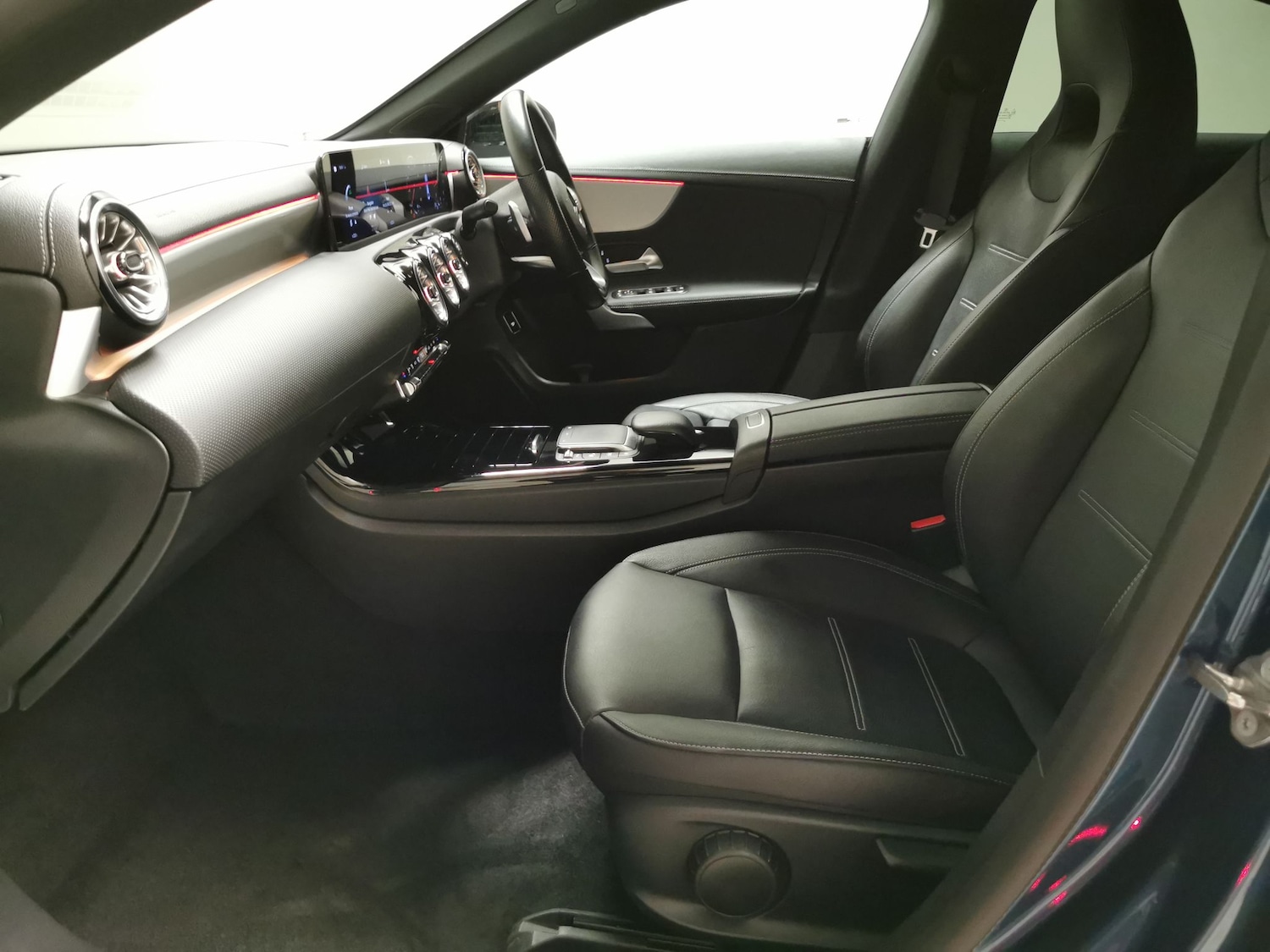 Used Mercedes-Benz CLA 2022 for sale - 76300646: Photo 4