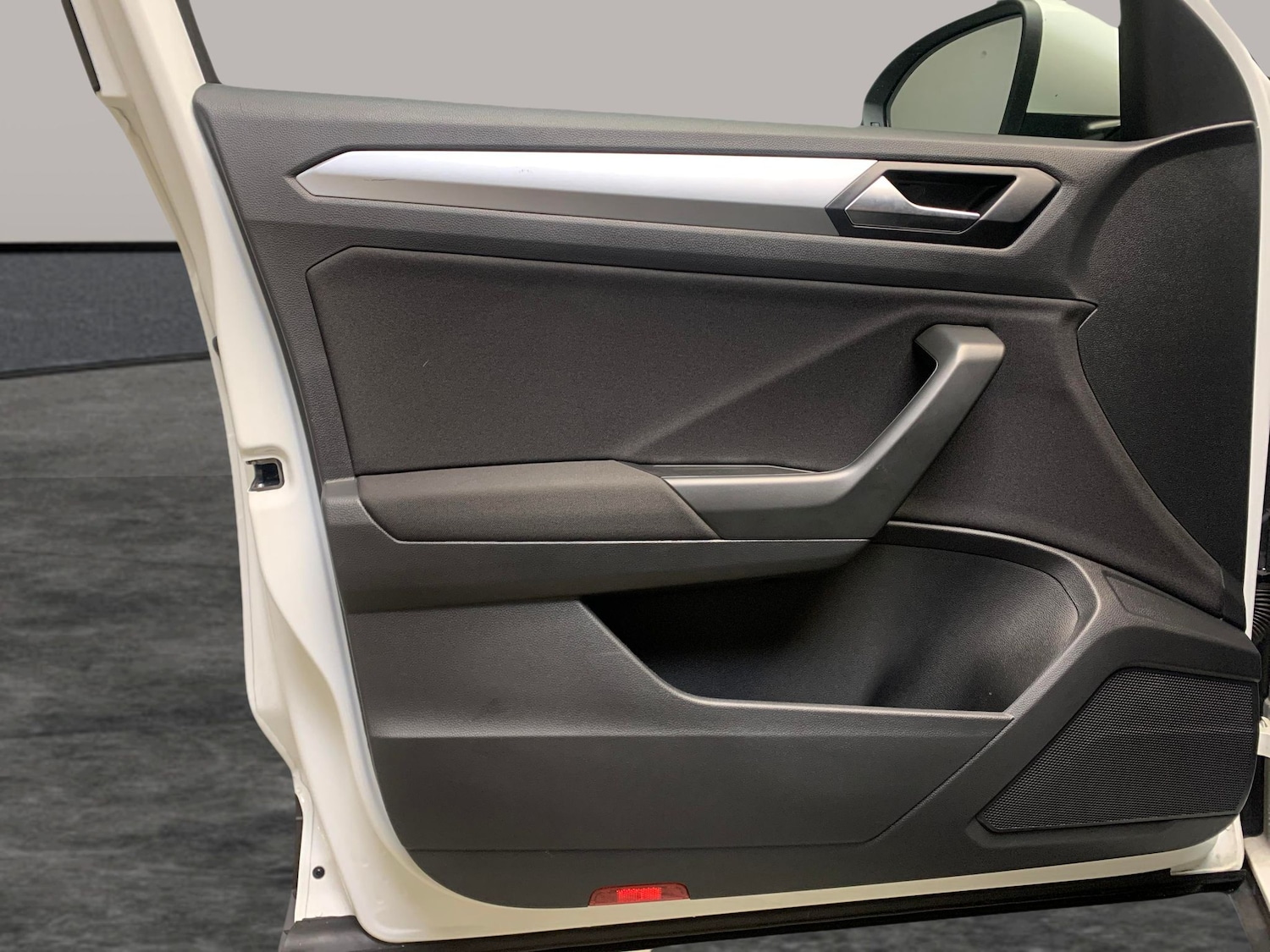 Used Volkswagen T-Roc 2023 for sale - 77255658: Photo 20