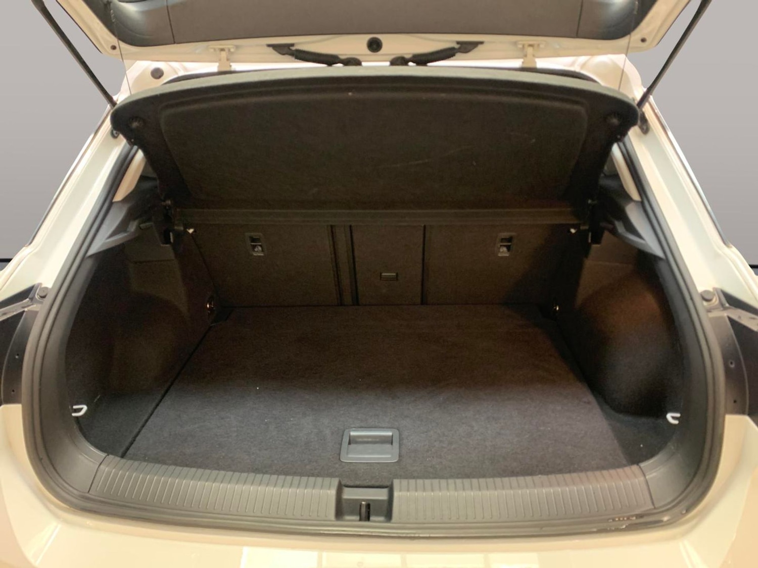 Used Volkswagen T-Roc 2023 for sale - 77255658: Photo 26