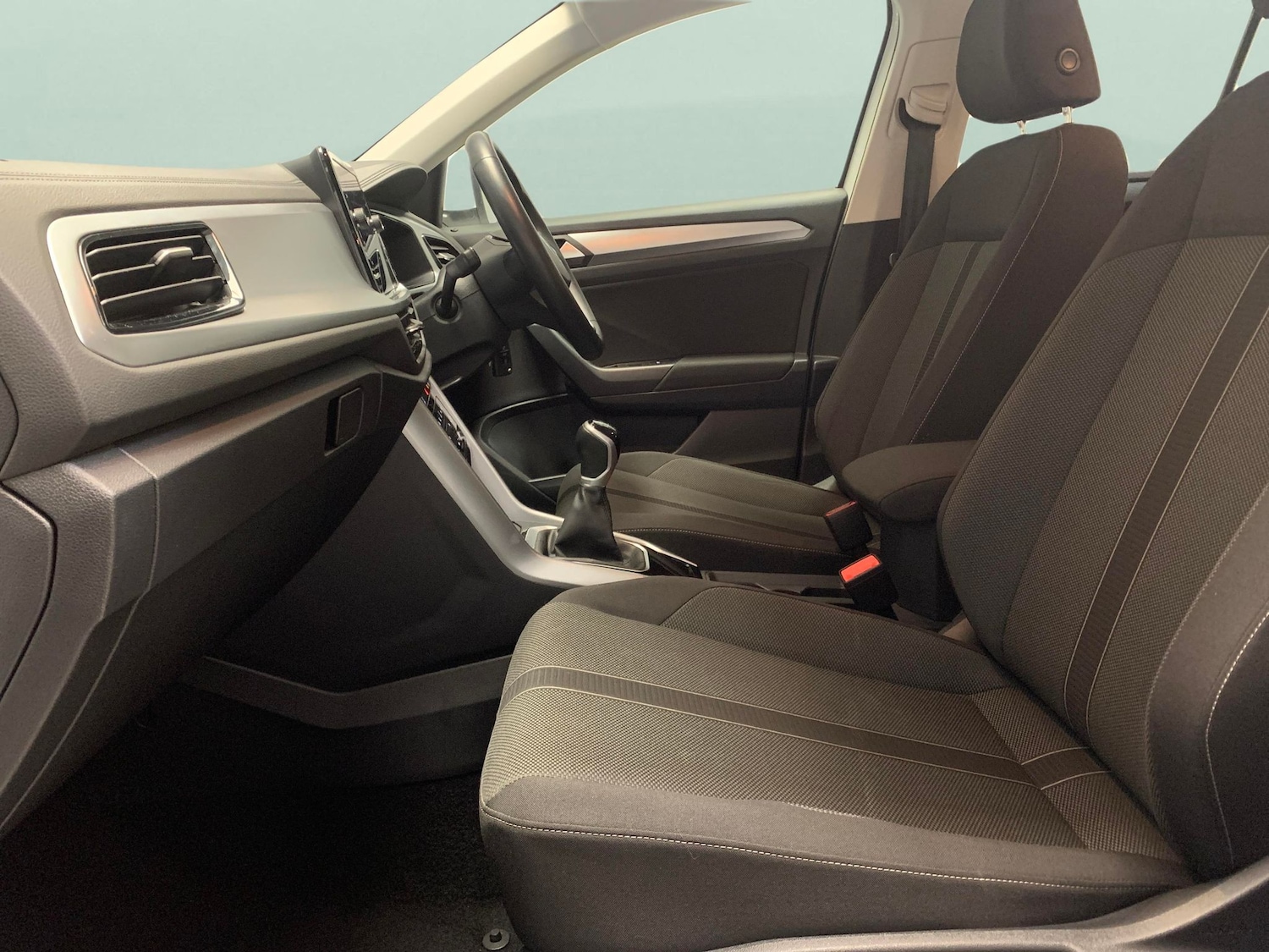 Used Volkswagen T-Roc 2023 for sale - 77255658: Photo 4