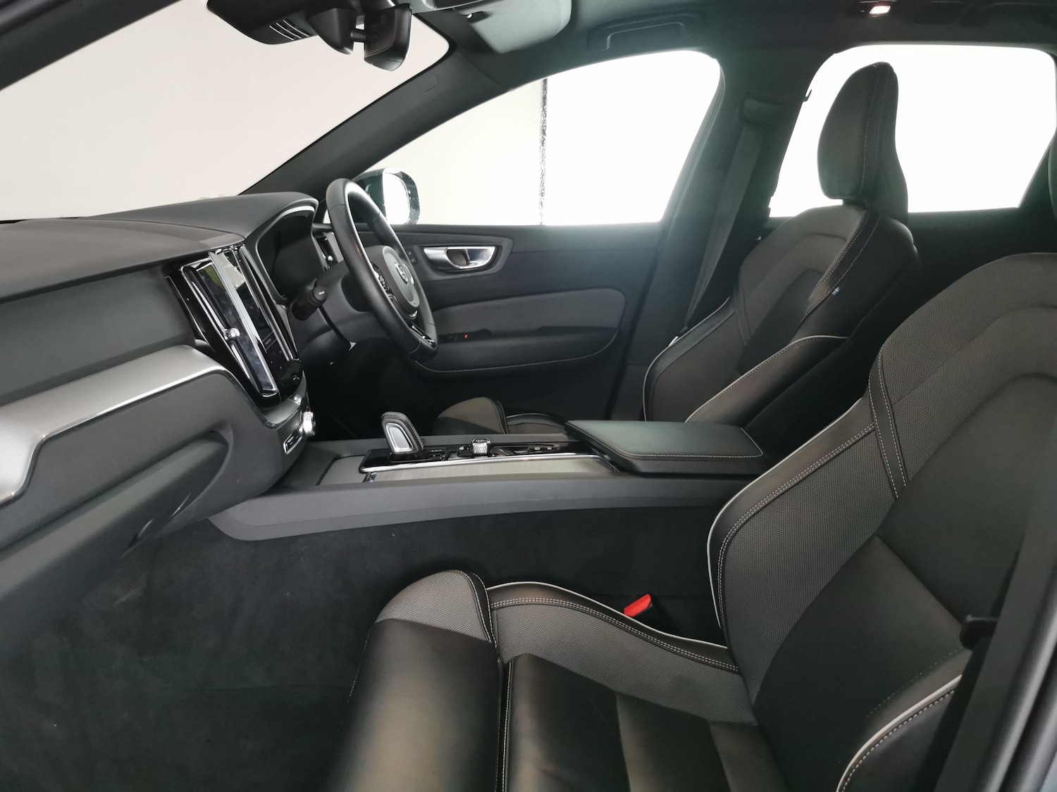 Used Volvo XC60 2022 for sale - 77641109: Photo 4