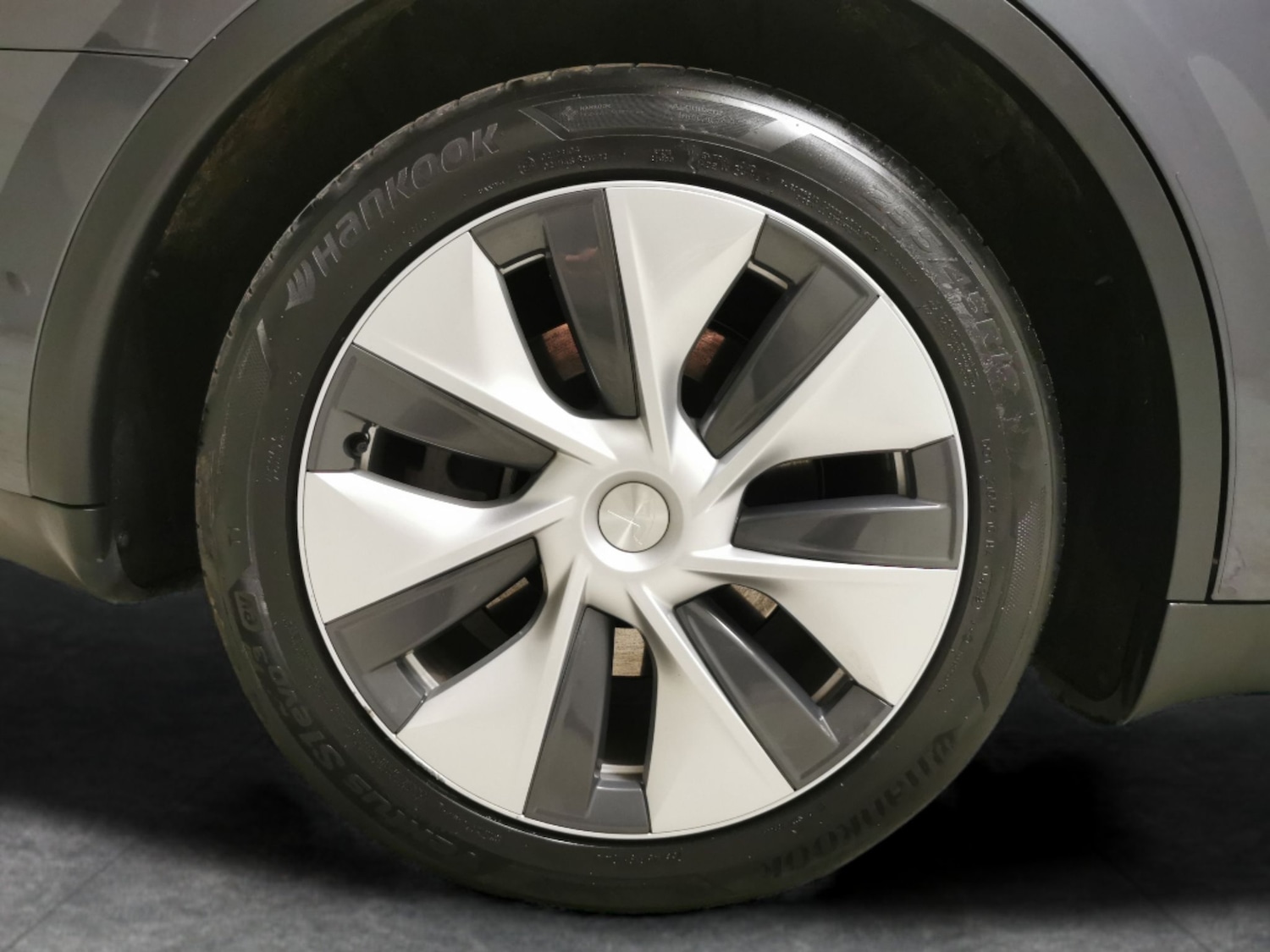 Used Tesla Model Y 2023 for sale - 76626200: Photo 25