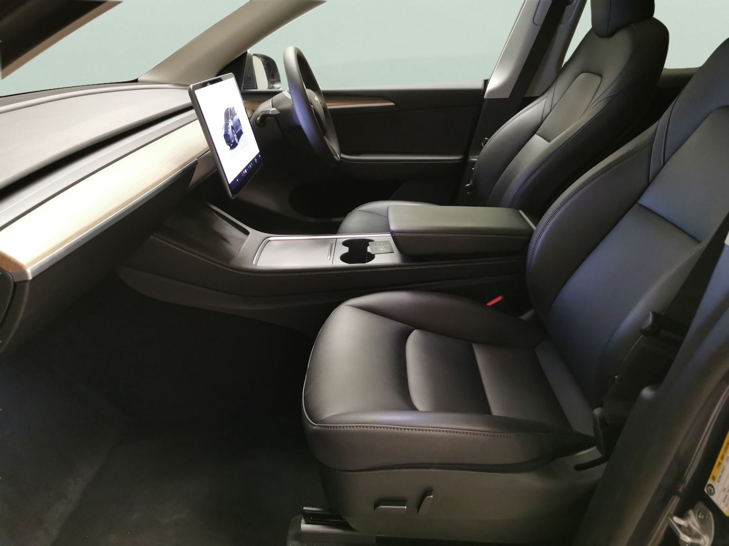 Used Tesla Model Y 2023 for sale - 76626200: Photo 4