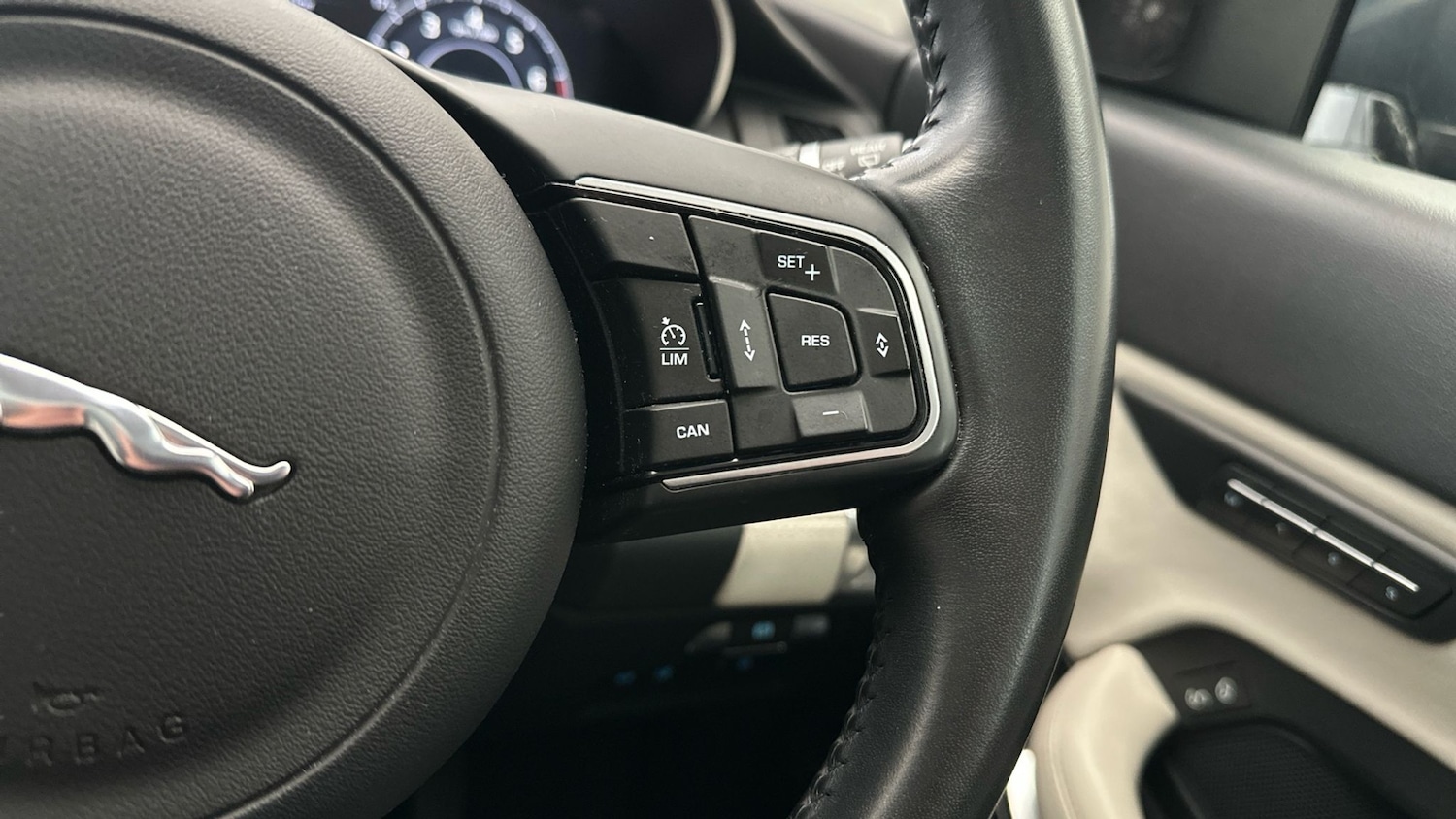 Used Jaguar E-Pace 2018 for sale - 77607310: Photo 26