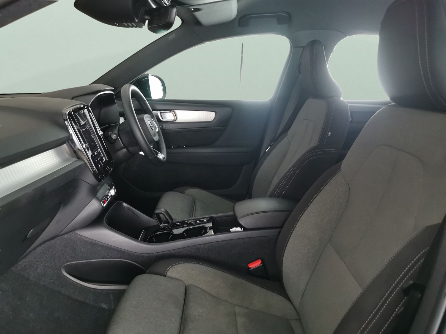 Used Volvo XC40 2022 for sale - 77248431: Photo 4