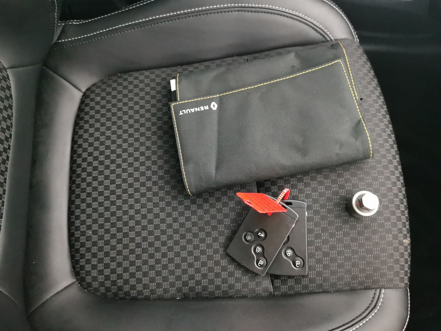 Used Renault Clio 2019 for sale - 77848436: Photo 28