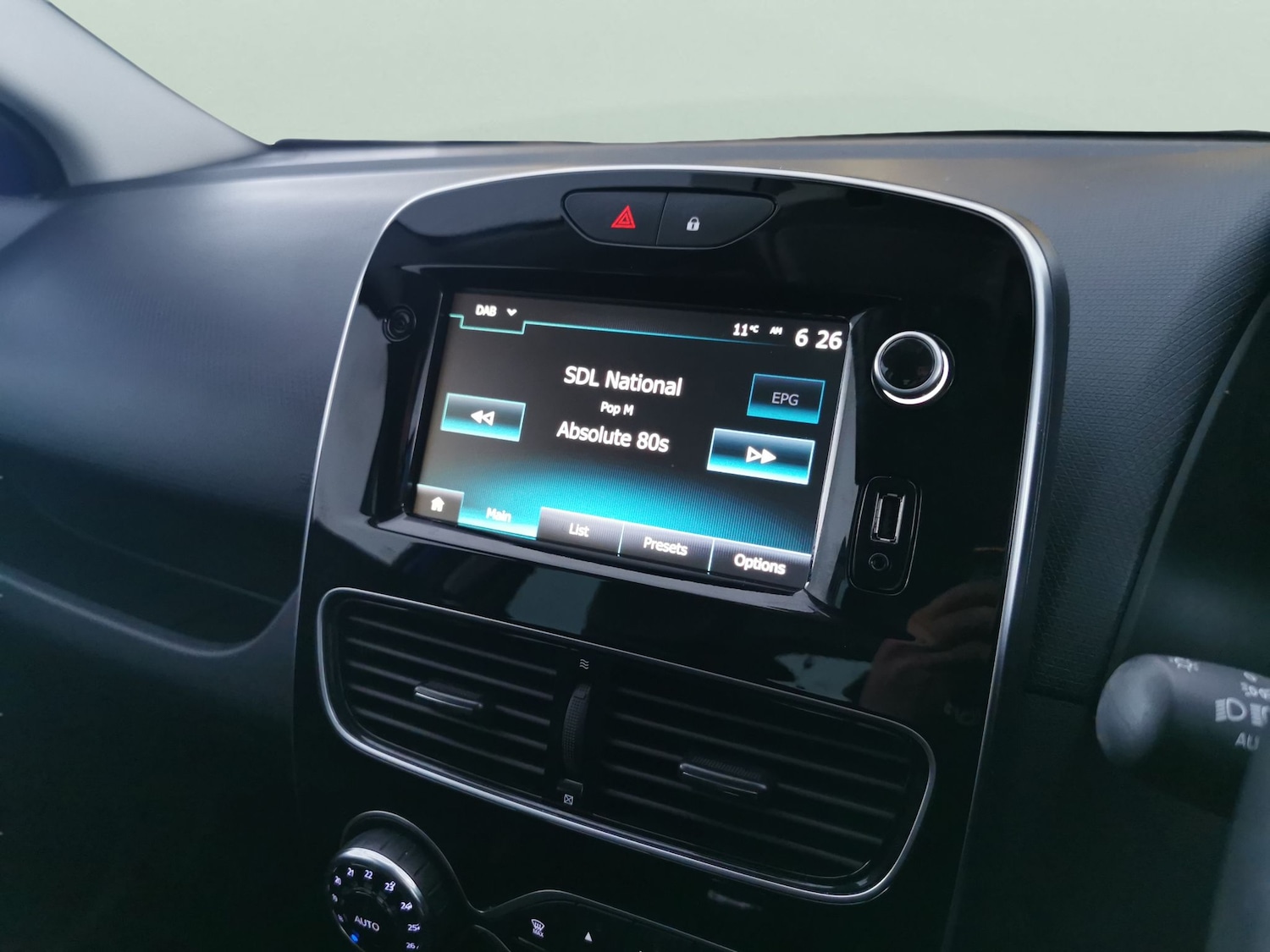 Used Renault Clio 2019 for sale - 77848436: Photo 6