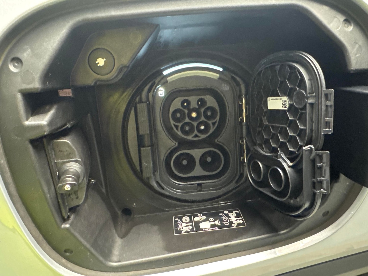 Used Mercedes-Benz EQA 2021 for sale - 76704158: Photo 30