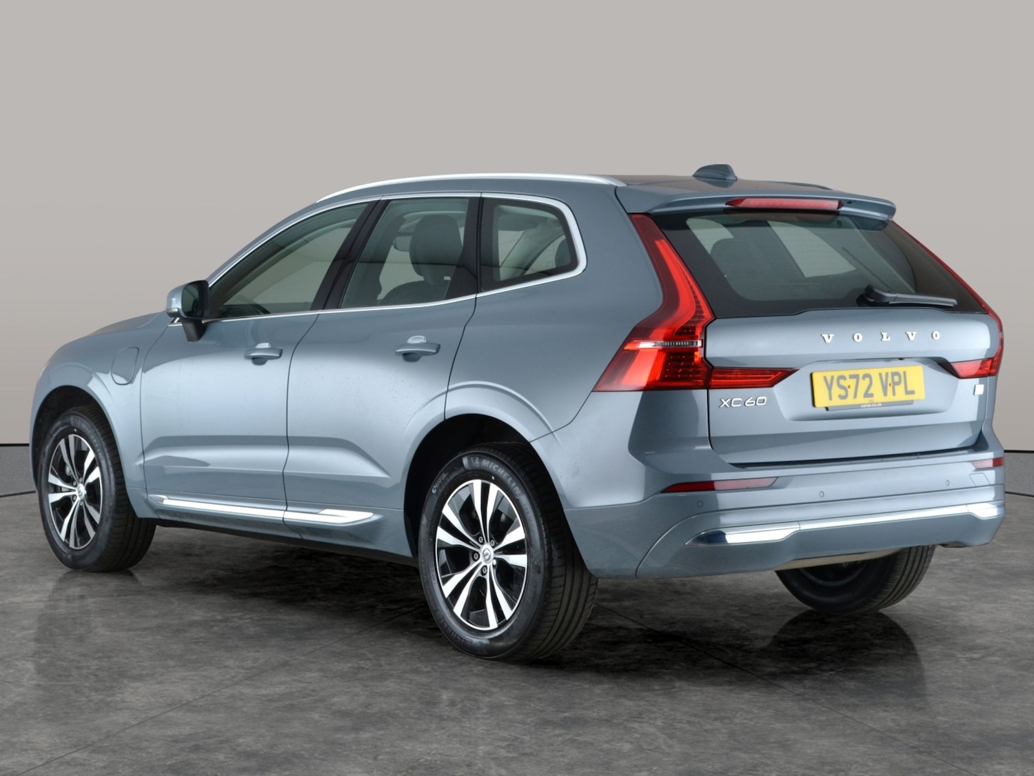 Used Volvo XC60 2023 for sale - 77300885: Photo 11