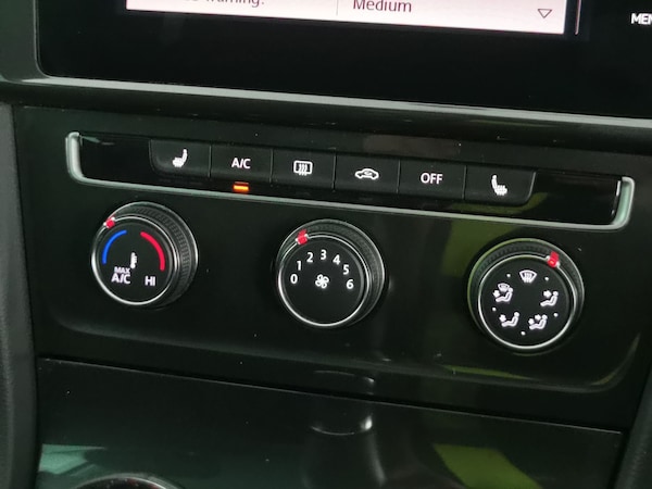 Used Volkswagen Golf 2019 for sale - 76318996: Photo 25