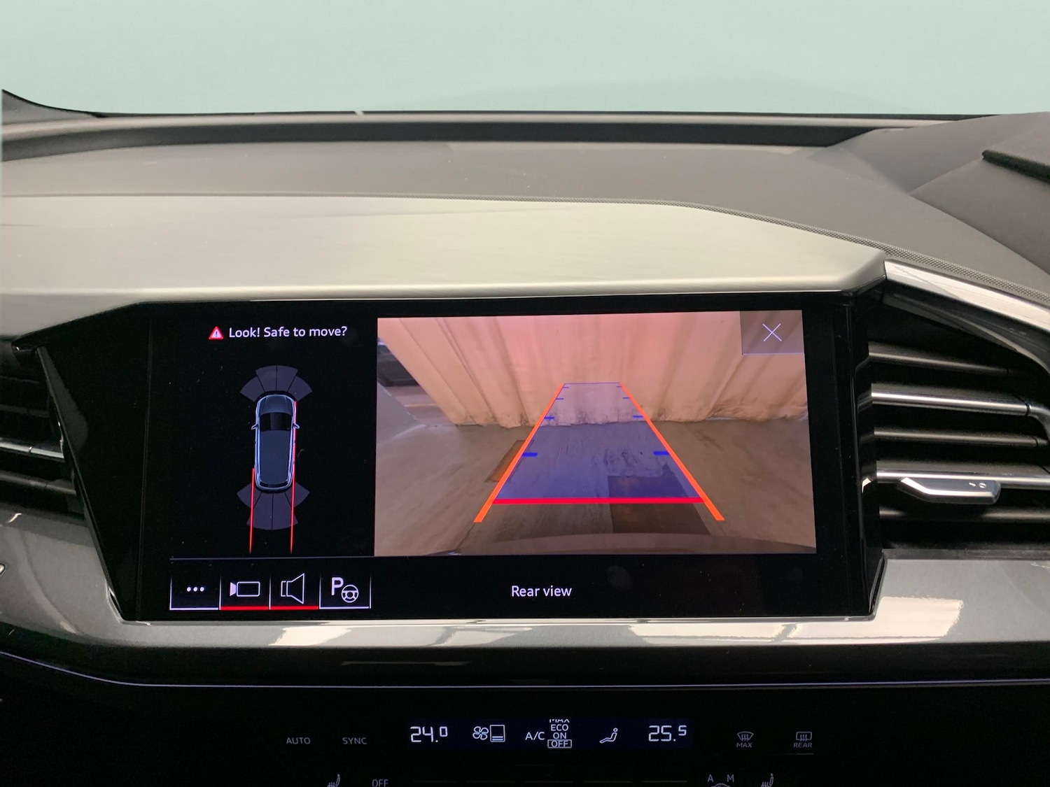 Used Audi Q4 e-tron 2023 for sale - 77529893: Photo 16