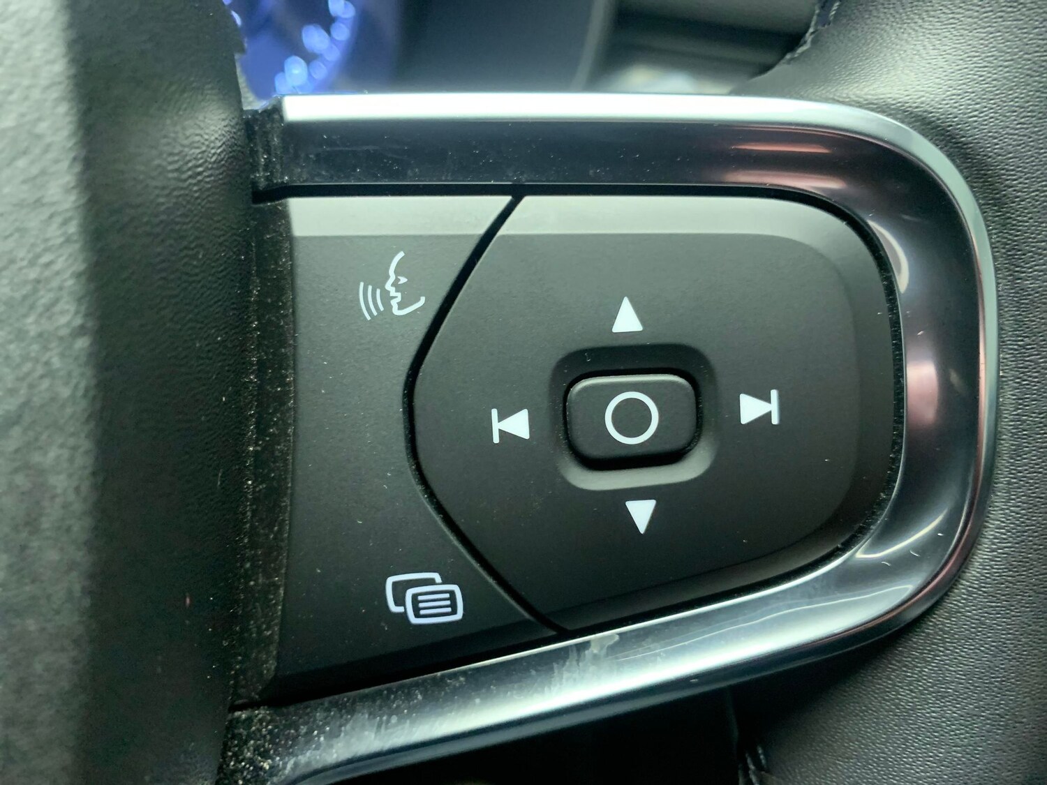 Used Volvo XC40 for sale - 77378911: Photo 19