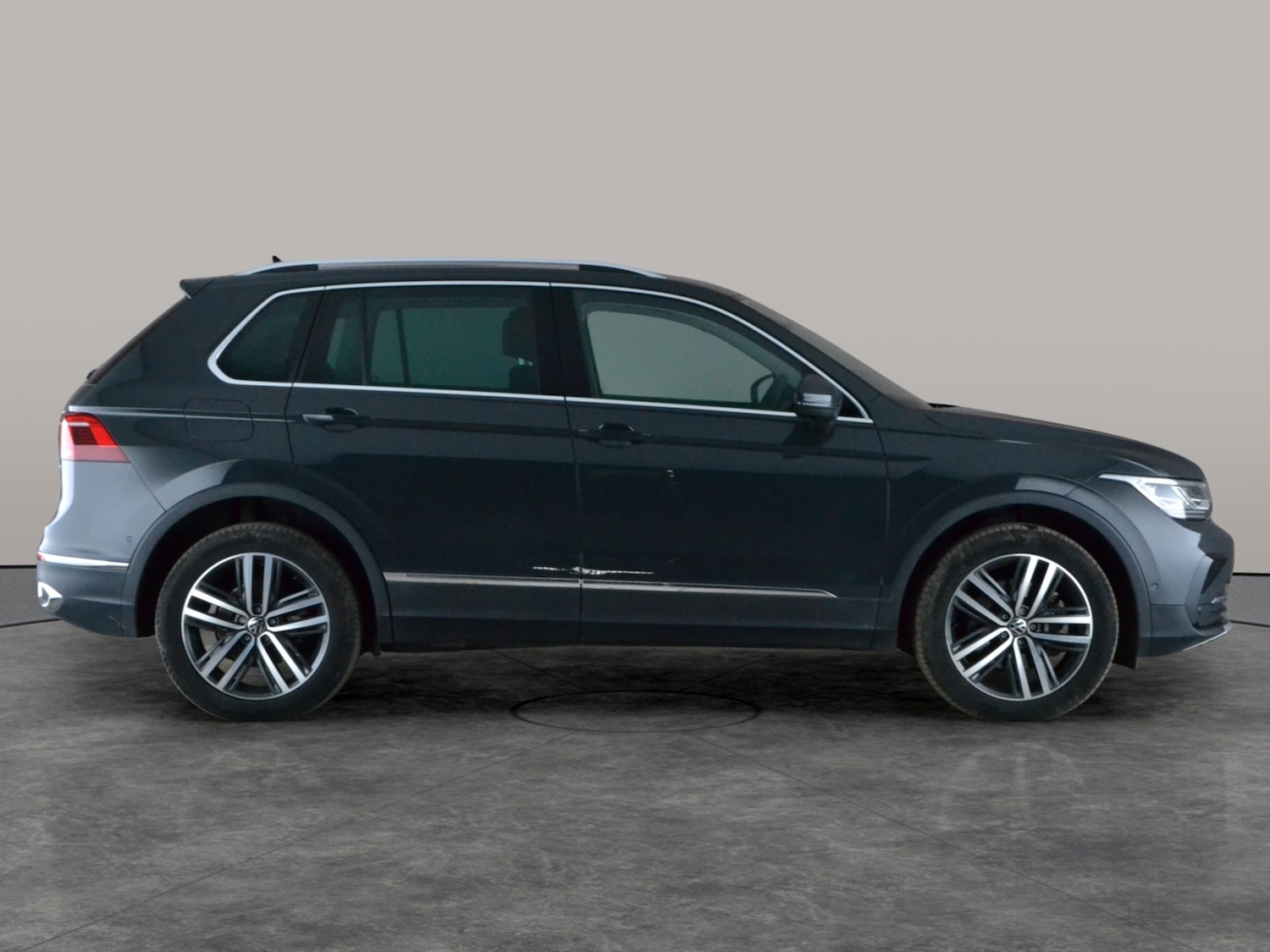 Used Volkswagen Tiguan 2023 for sale - 77951086: Photo 10