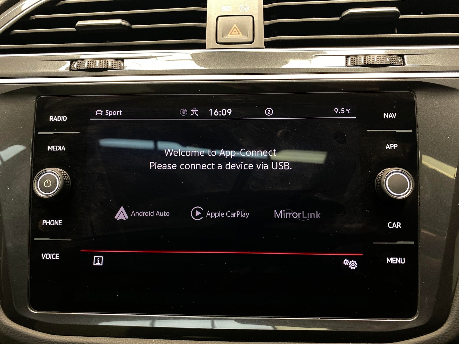 Used Volkswagen Tiguan 2023 for sale - 77951086: Photo 15