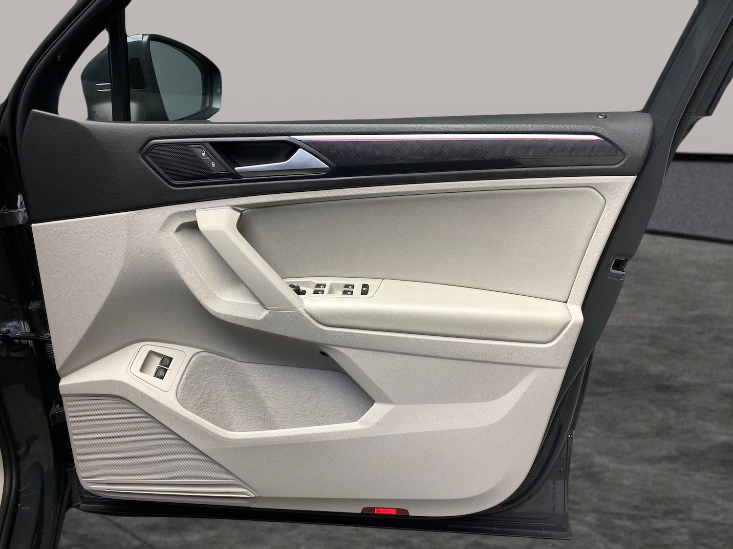 Used Volkswagen Tiguan 2023 for sale - 77951086: Photo 31