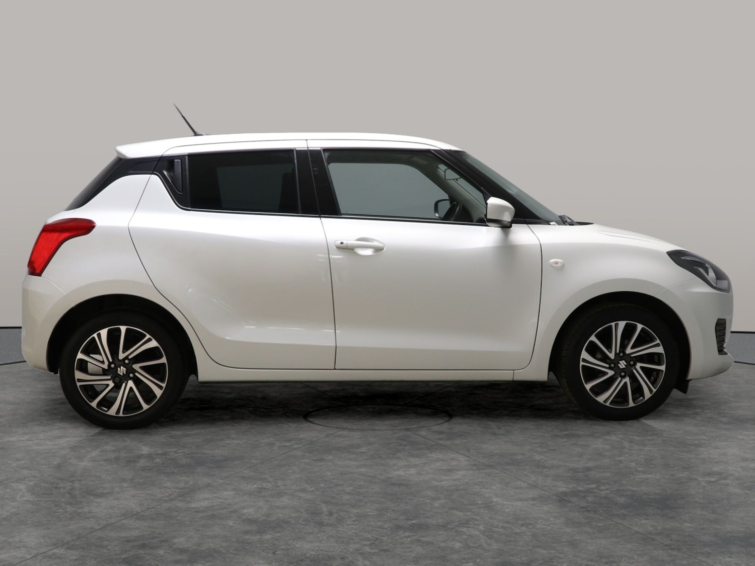 Used Suzuki Swift 2023 for sale - 76788754: Photo 8