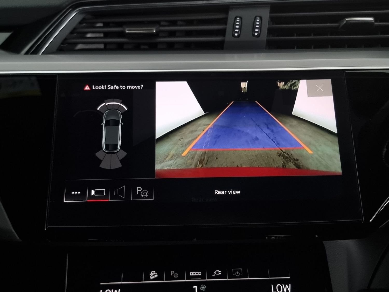 Used Audi e-tron 2022 for sale - 76696841: Photo 6