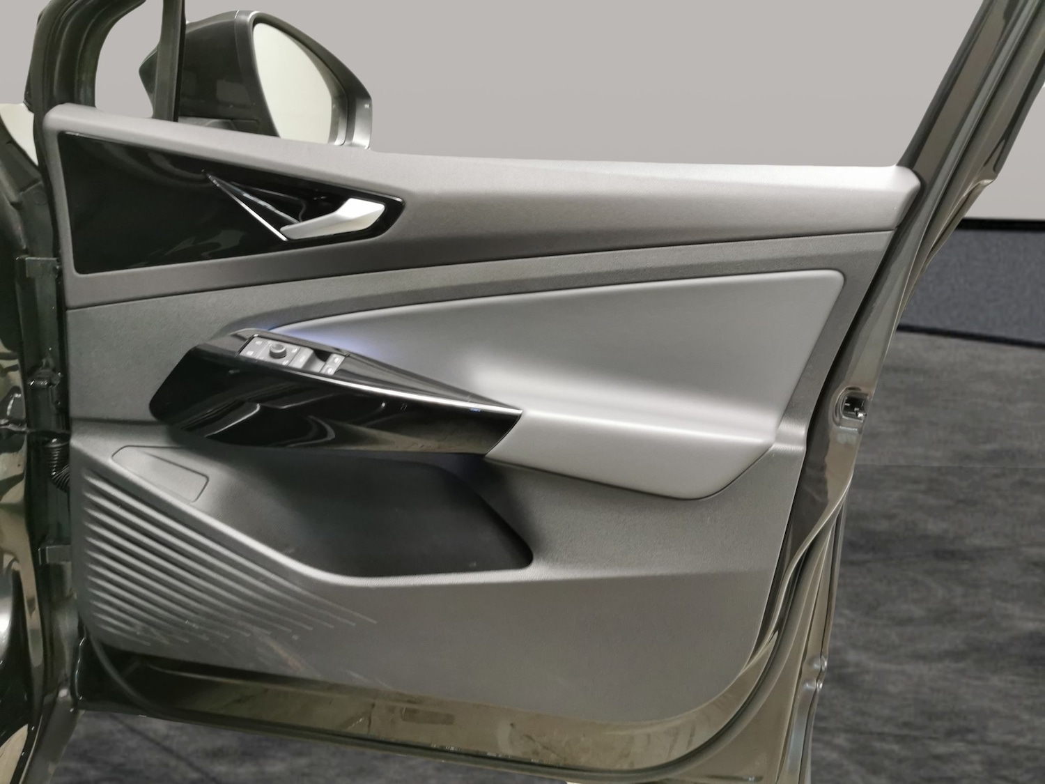 Used Volkswagen ID.4 2023 for sale - 77873033: Photo 32