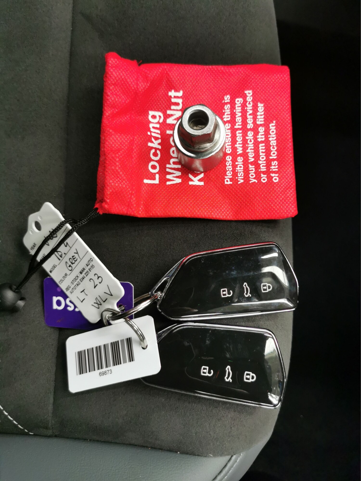 Used Volkswagen ID.4 2023 for sale - 77873033: Photo 33