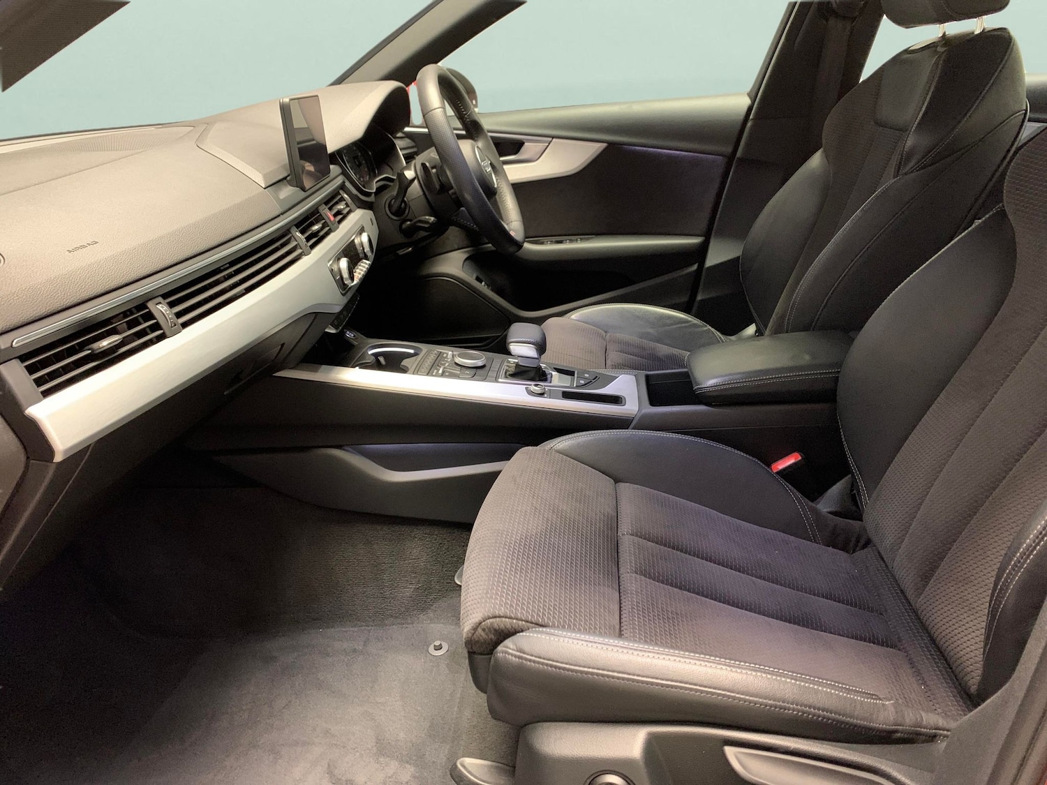 Used Audi A4 2018 for sale - 76374923: Photo 5