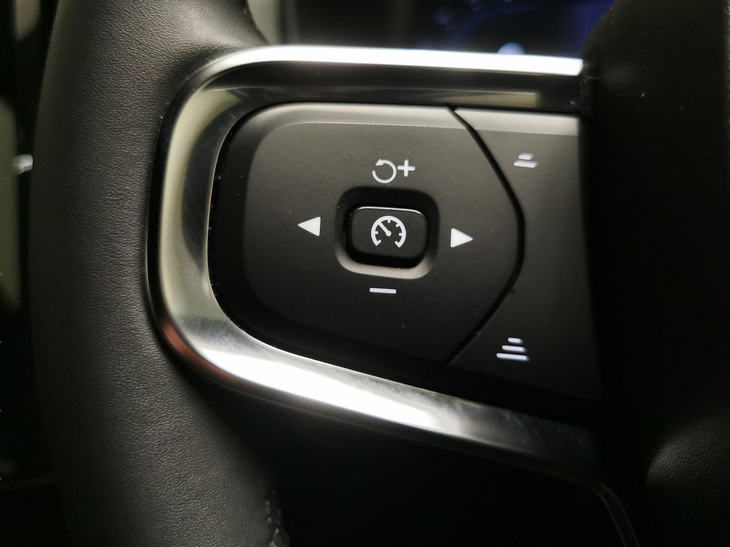 Used Volvo XC40 2024 for sale - 77283479: Photo 18