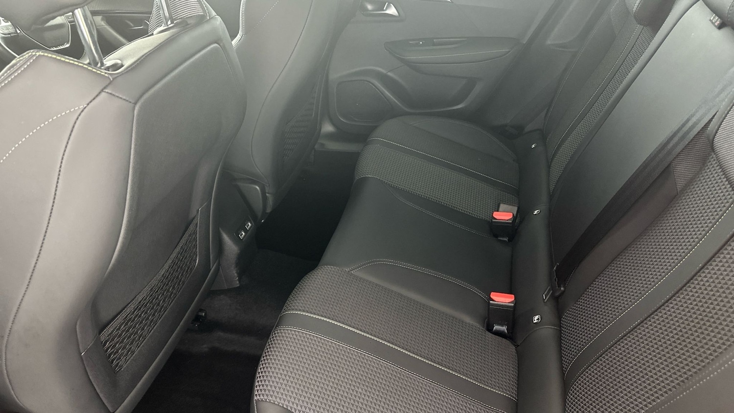 Used Peugeot 2008 2021 for sale - 76946621: Photo 17