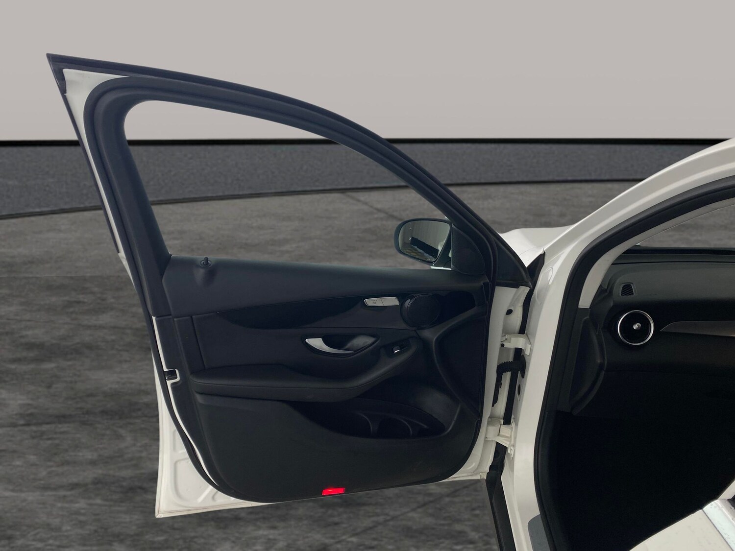 Used Mercedes-Benz GLC 2020 for sale - 77688778: Photo 24