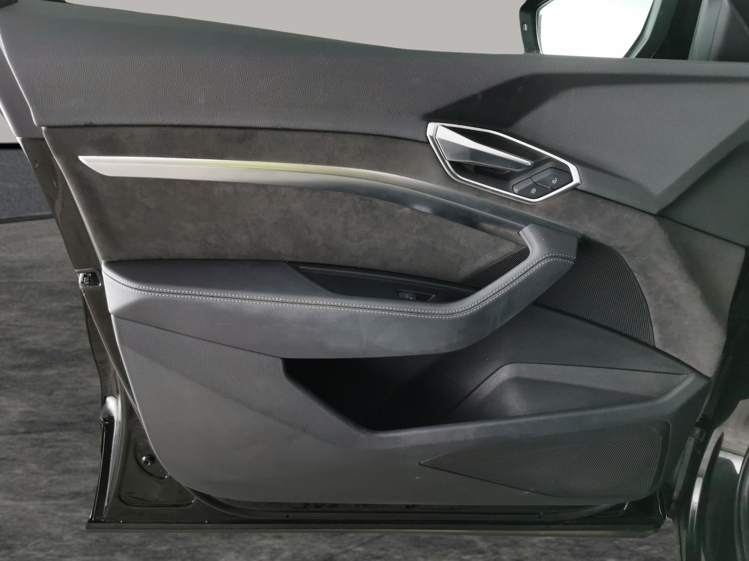 Used Audi e-tron 2023 for sale - 77307934: Photo 32