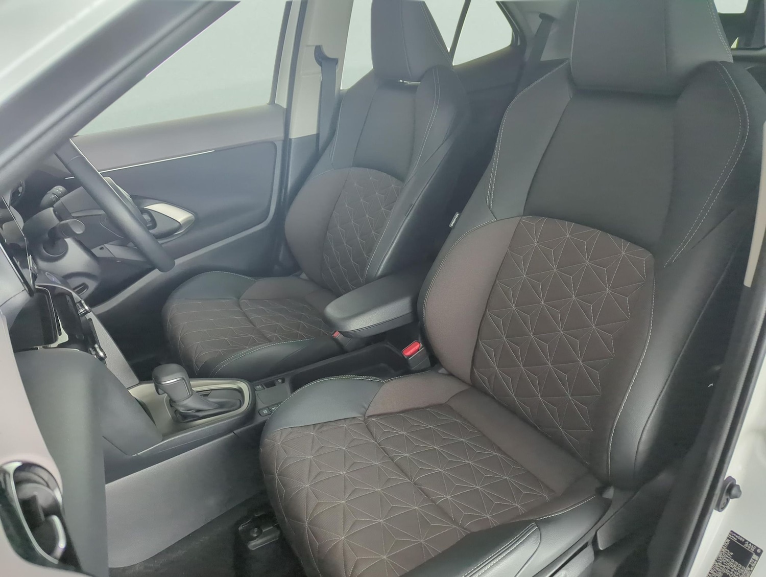 Used Toyota Yaris Cross 2023 for sale - 77413119: Photo 25