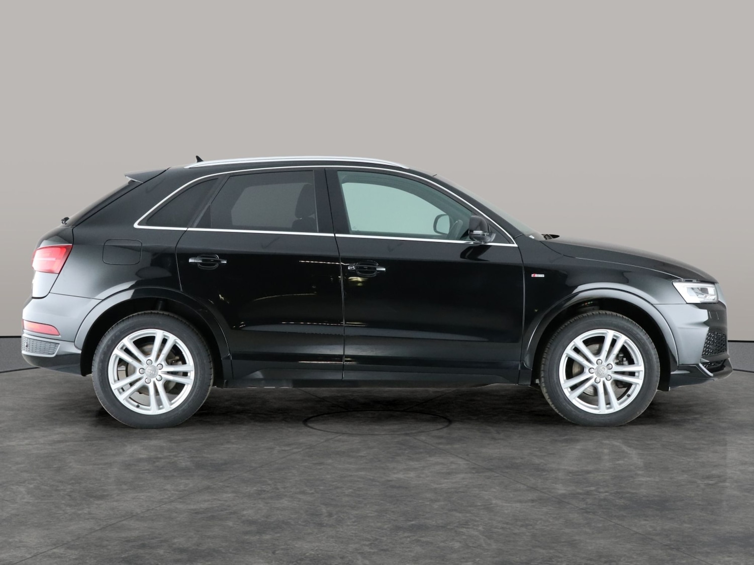Used Audi Q3 2017 for sale - 76169910: Photo 11