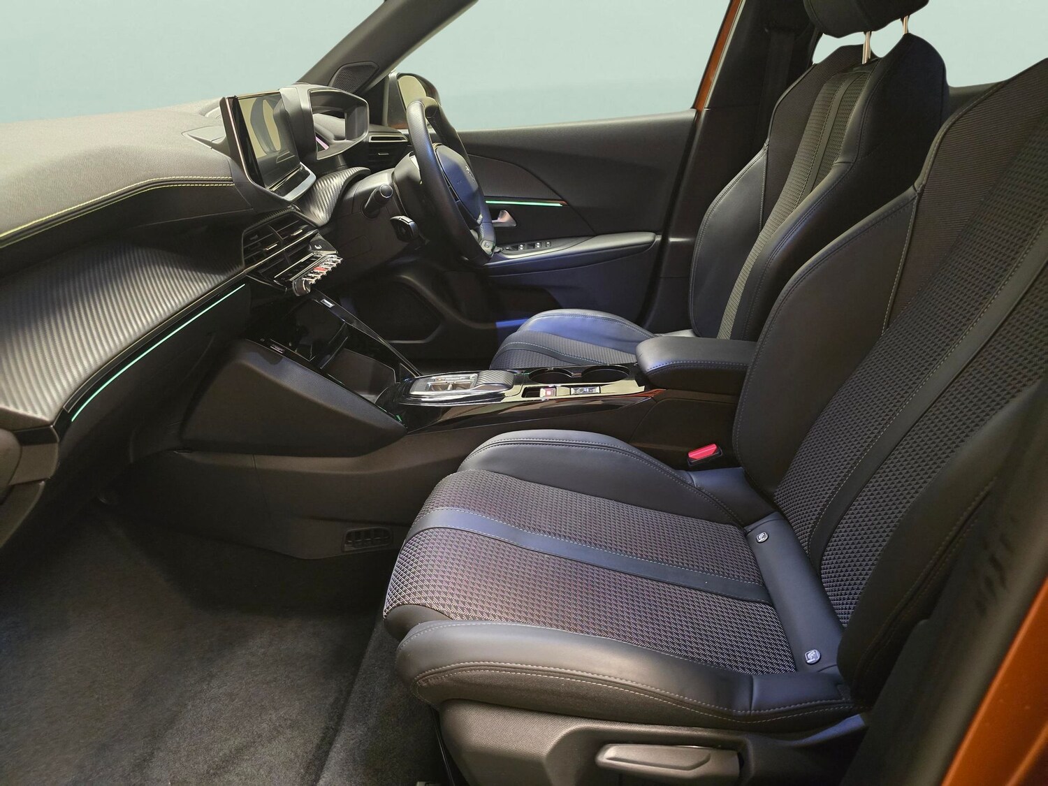 Used Peugeot 2008 2022 for sale - 77810649: Photo 4