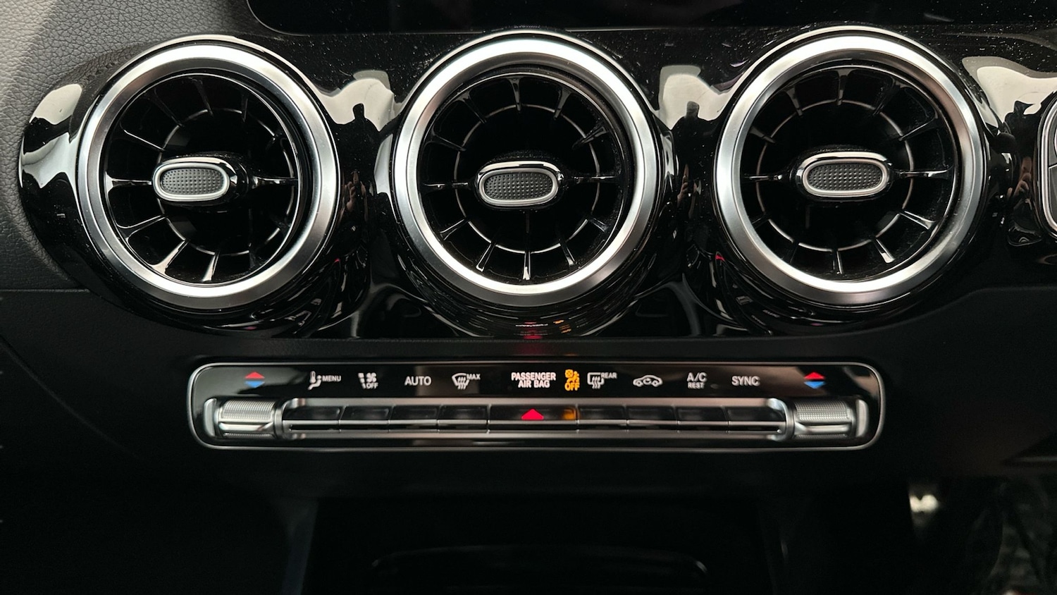 Used Mercedes-Benz GLA 2022 for sale - 77076105: Photo 25