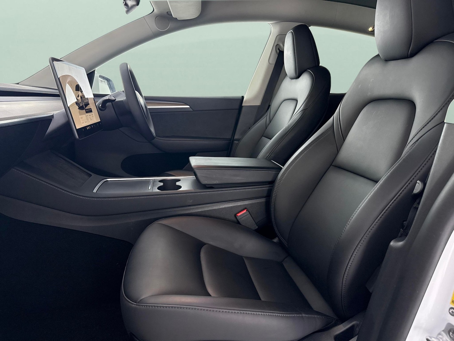 Used Tesla Model Y 2024 for sale - 77918322: Photo 4