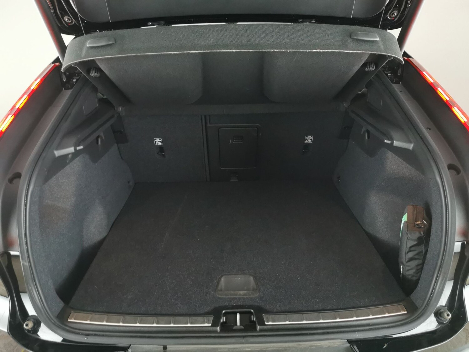 Used Volvo C40 2023 for sale - 78219228: Photo 33