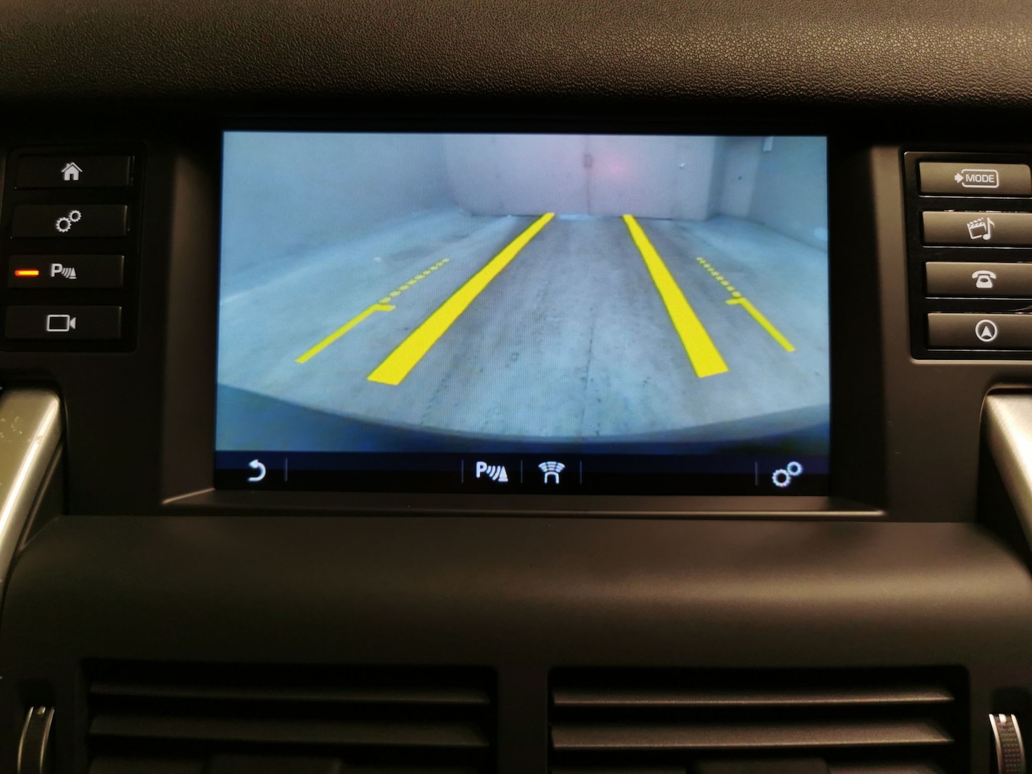 Used Land Rover Discovery Sport for sale - 77517270: Photo 6