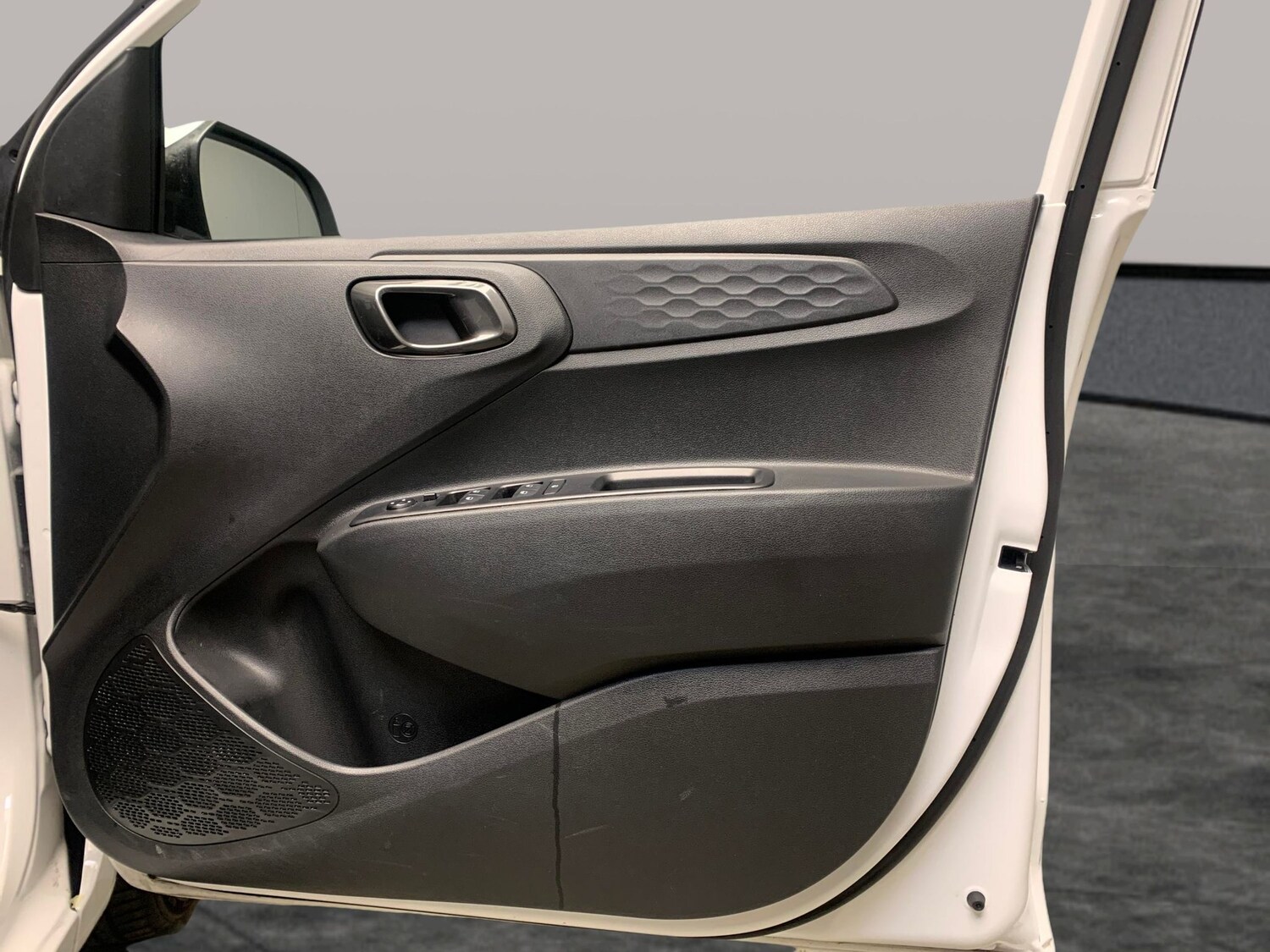 Used Hyundai i10 2023 for sale - 77448084: Photo 28